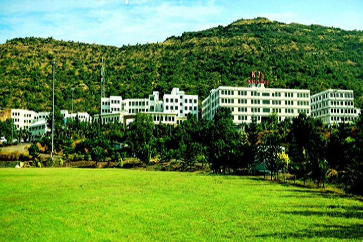 https://cache.careers360.mobi/media/colleges/social-media/media-gallery/4086/2018/9/22/Campus view of KJ College of Engineering and Management Research_campus-view.jpg
